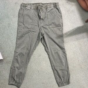 Women’s American Eagle Green Jogger Pants